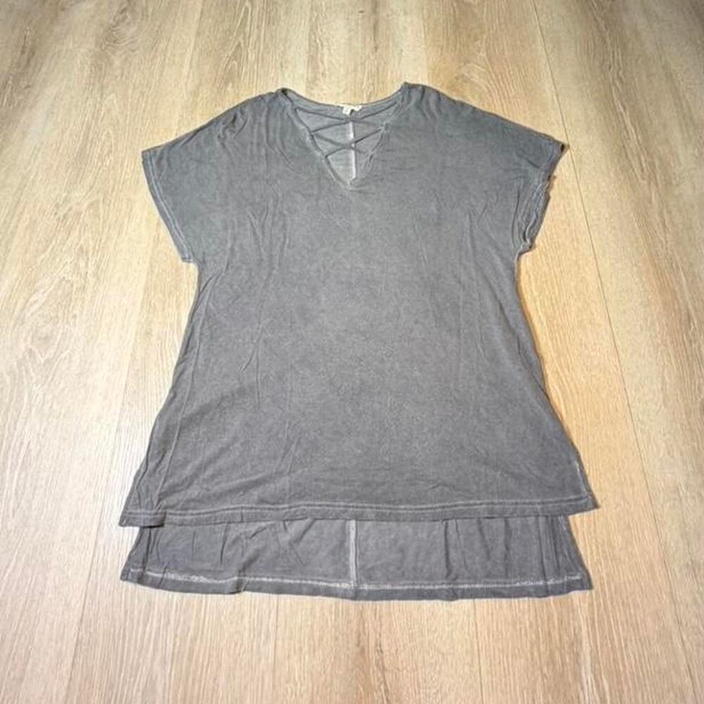 Umgee-usa Women's Grey and Black T-shirt